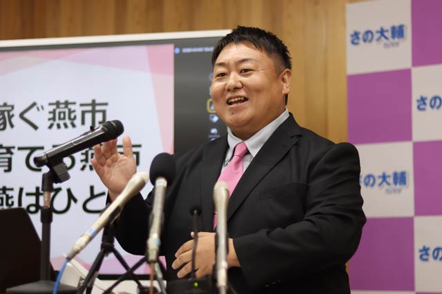 燕市長選に正式に出馬表明した佐野氏