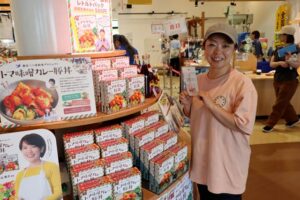 初回生産分を500円で販売している「トマ味噌カレー豚丼」