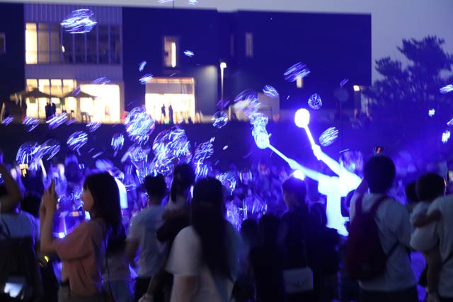 「メモリアル＆ミズベリング三条フェス」のナイトバブル