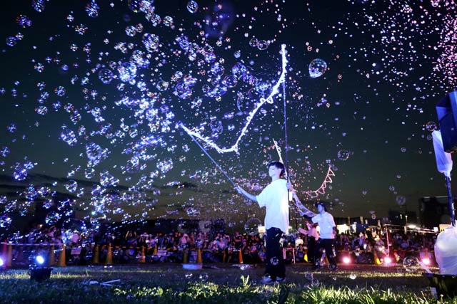「メモリアル＆ミズベリング三条フェス」のナイトバブル