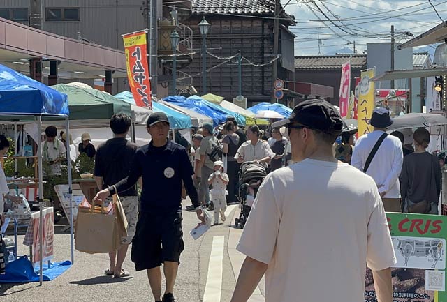 炎天下で「Lululu Marche」