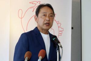 佐々木氏が記者会見で燕市長選立候補を正式表明