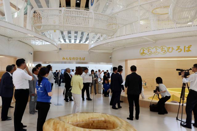 燕市屋内こども遊戯施設「うさぎもちハレラテつばめ」内覧会
