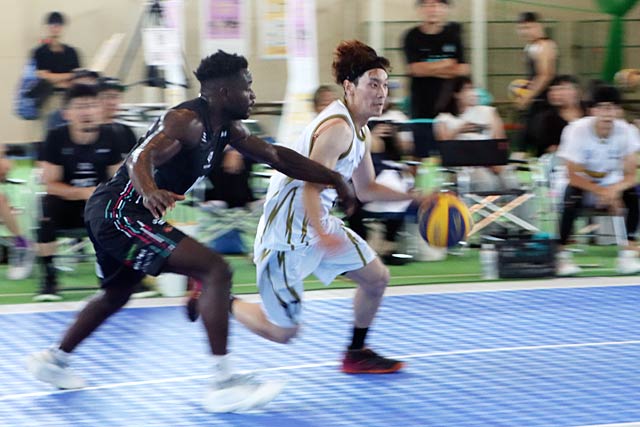 MEGURO FUTURESと対戦するSANJO BEATERS