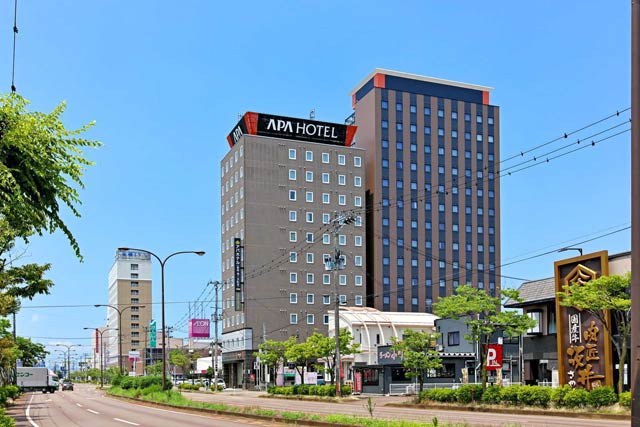 アパホテル〈新潟 燕三条駅前〉