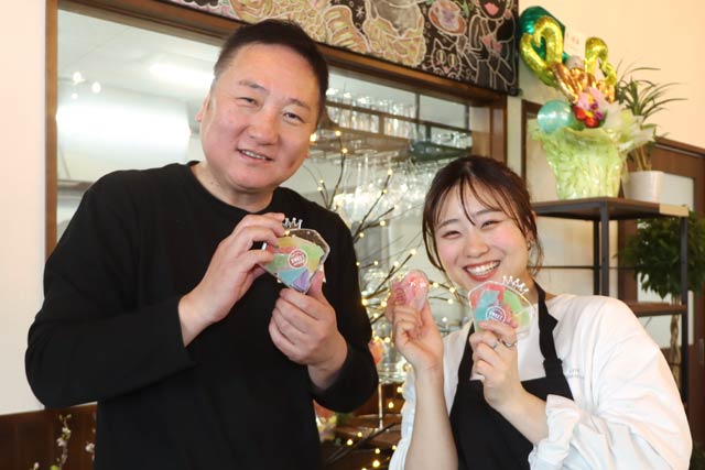 左が経営者の高橋さん