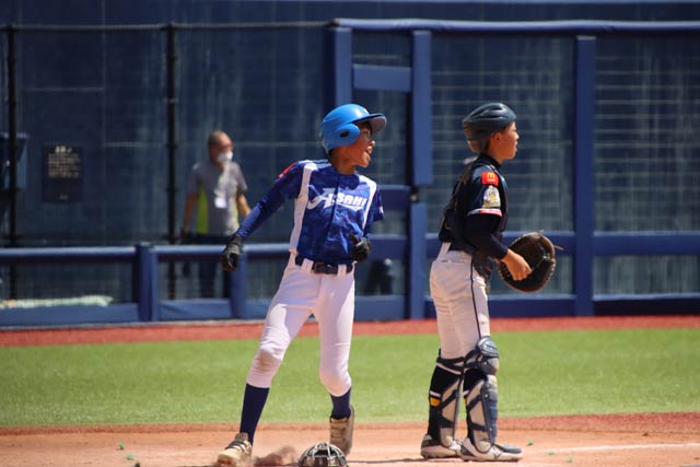 同点の本来を踏む小林楓選手