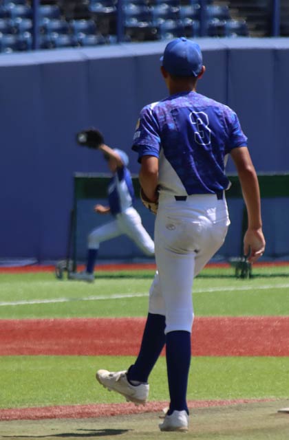 最後の打者をフライをキャッチして試合終了
