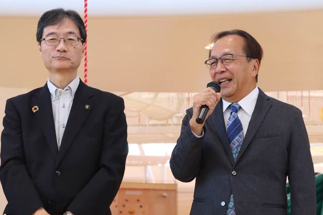 鈴木市長(左)と声優の田中さん