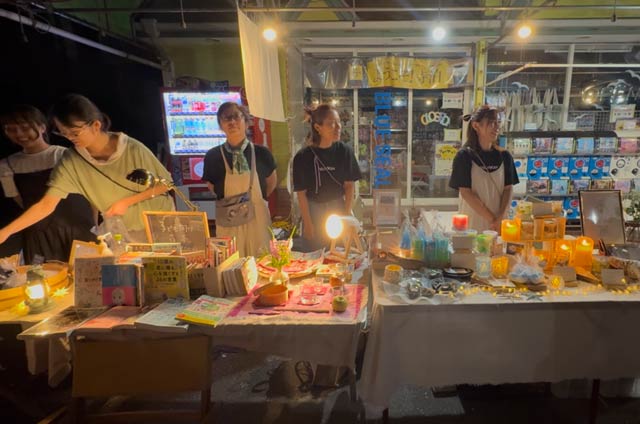 雑貨販売も