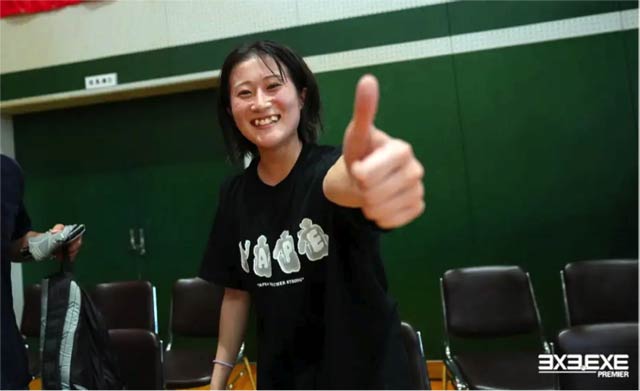 負傷後救急病院で処置を終え、準決勝に勝利し喜ぶ竹内キャプテン