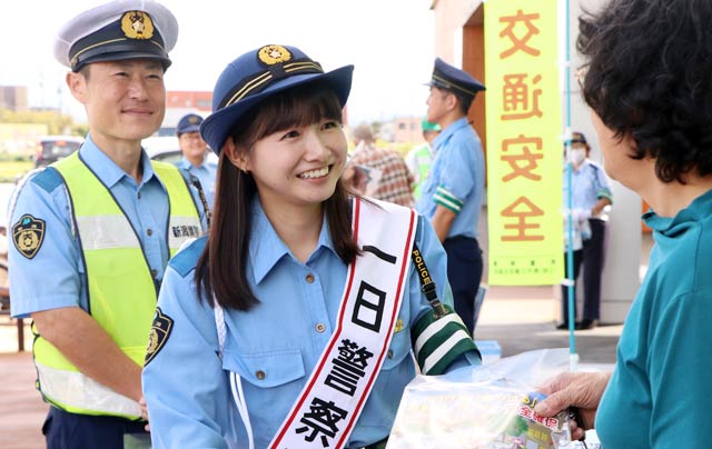 原信燕店前で特別街頭広報
