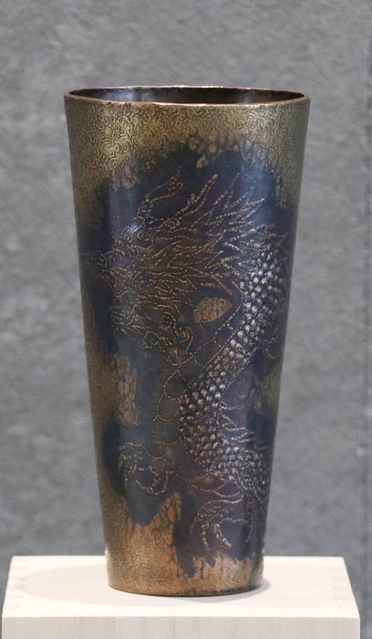 2人ガコラボして生まれた花器