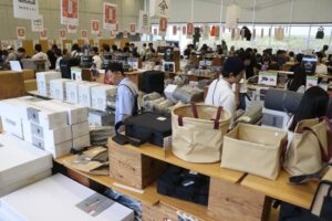 雪峰祭のアウトレット販売