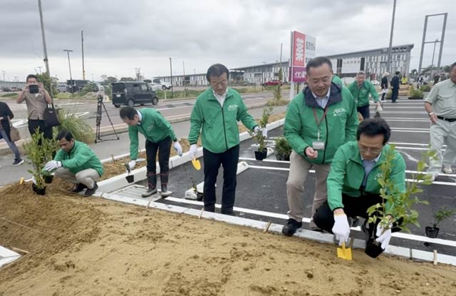 そよら三条須頃のイオンふるさとの森づくり植樹祭に三条市立大学長、三条看護・医療・歯科衛生専門学校長、新潟県央基幹病院長も参加