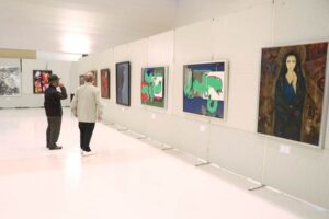 燕市展20回記念で10年ぶりの燕市美術協会会員展 粒ぞろいの121点が並ぶ