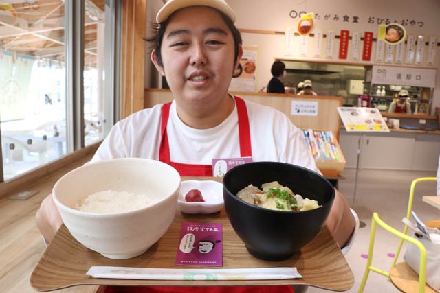 「護摩堂野菜ポカポカ豚汁セット」と片桐キッチン長