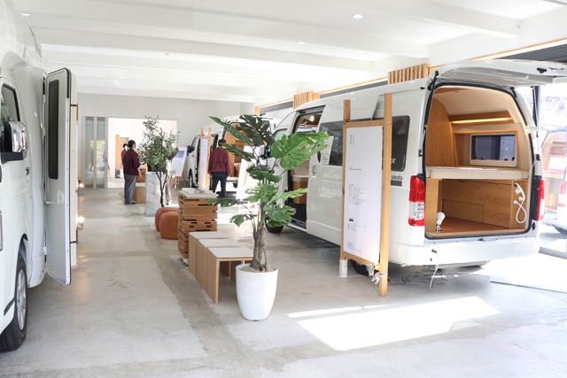 加藤モーターのショールームで展示会