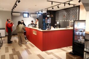 燕市吉田産業会館にオープンした「わたまるカフェ」