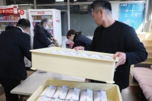 元ブルガリパティシエがつくるスイーツの出張販売は販売開始10分前で完売の大人気