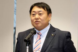 年末の訓示を行う佐野市長