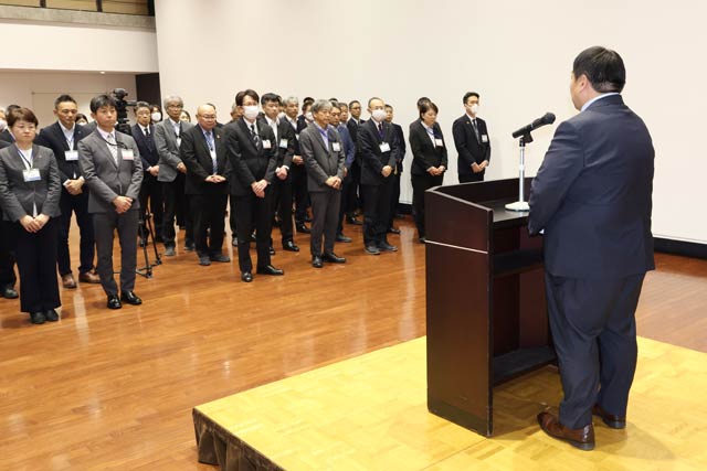 部課長ら約50人ガ参集