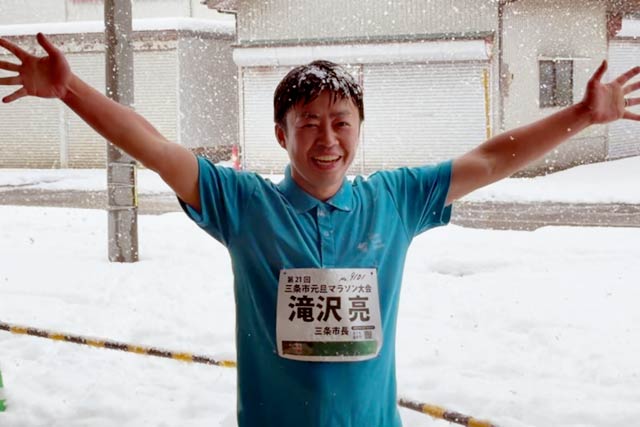 ゴール直後の滝沢市長