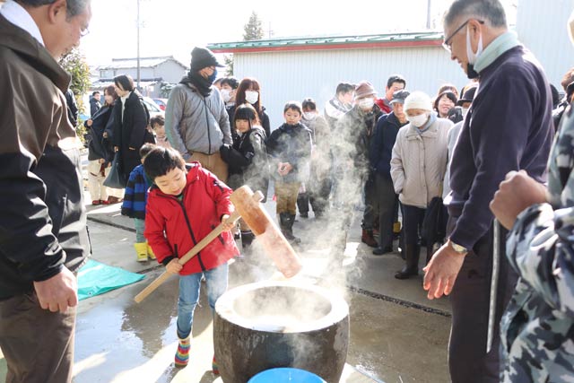 福勝寺の黒田住職や出店者