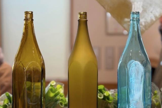 真ん中がフロスト加工を施した酒瓶