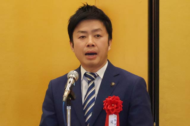 滝沢三条市長