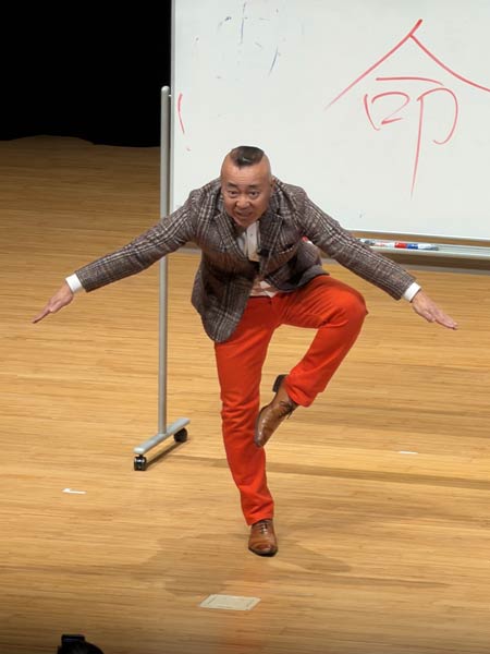 ゴルゴ松本さんの「命」のポーズ