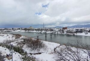 29日朝も各地で雪が積もり三条市は午前9時で積雪36センチ
