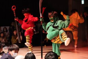 「まちやま」で本成寺鬼踊りの出張公演