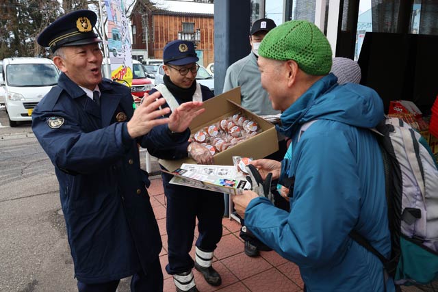 「SAITOピアレマート田上店」で特殊詐欺被害防止と交通事故防止を広報