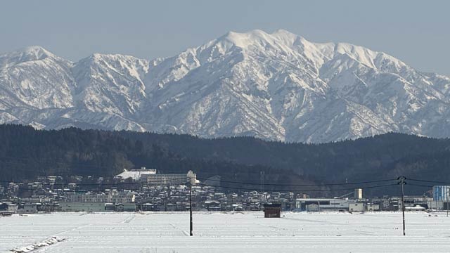 16日午後2時ごろ加茂市から粟ヶ岳