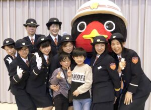広報隊長(鳥)「つばまる」も後押し 燕市消防団が消防庁長官から「消防団等地域活動表彰」を受賞