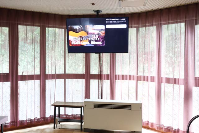 談話室に設置したテレビ
