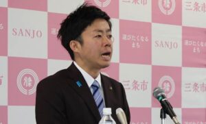 滝沢三条市長が定例記者会見で6項目を発表