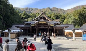 弥彦村の弥彦神社