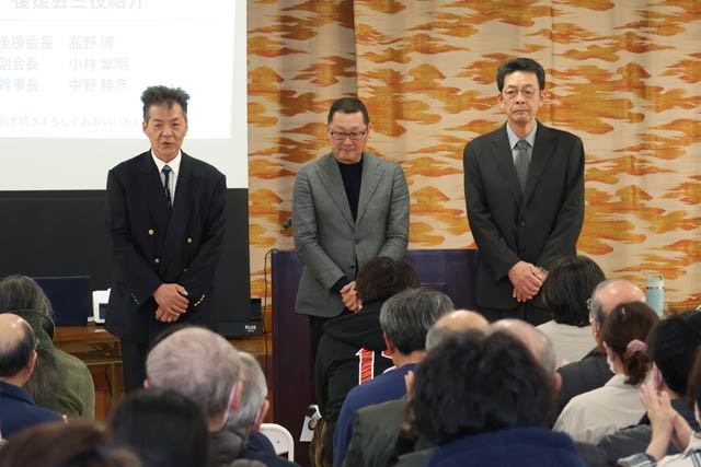 支援者を見送る今井氏