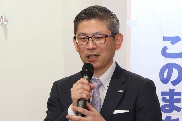 白鳥氏