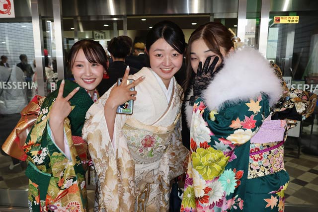 燕市成人式