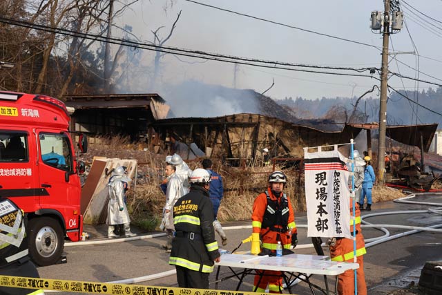 延焼した道路向かいの建物