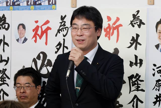 自民党県連青年局局長の深見太朗県議