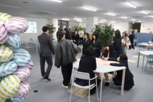 新潟デックからの企業版ふるさと納税10万円を整備に充てる2025年12月15日にオープンした燕庁舎学習室