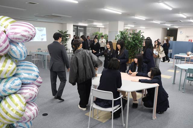 新潟デックからの企業版ふるさと納税10万円を整備に充てる2025年12月15日にオープンした燕庁舎学習室
