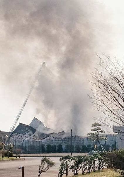 弥彦村大戸の火災現場