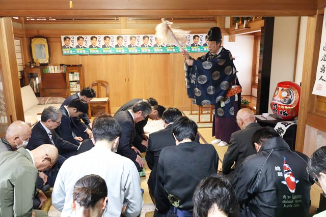 必勝を願って神事