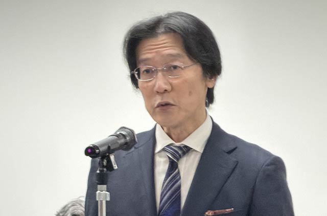 杉本部長が退職者を代表してあいさつ