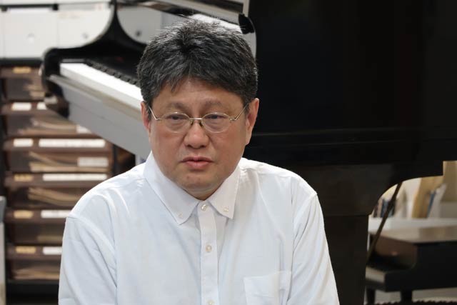 トークショーのように問題意識や持論、身上を語る石田氏